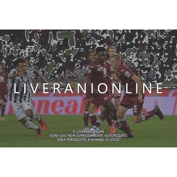 Torino 02.10.2021 Stadio Olimpico Grande Torino ©Alessandro Falzone/Agenzia Aldo Liverani Torino vs Juventus Serie A Tim 2021/2022 Nella foto : ZIMA E WESTON MCKENNIE ©FALZONE/AGENZIA ALDO LIVERANI SAS