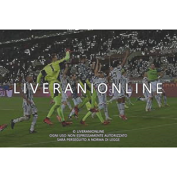 Torino 02.10.2021 Stadio Olimpico Grande Torino ©Alessandro Falzone/Agenzia Aldo Liverani Torino vs Juventus Serie A Tim 2021/2022 Nella foto : ESULTANZE FINALI GIOCATORI JUVENTUS ©FALZONE/AGENZIA ALDO LIVERANI SAS