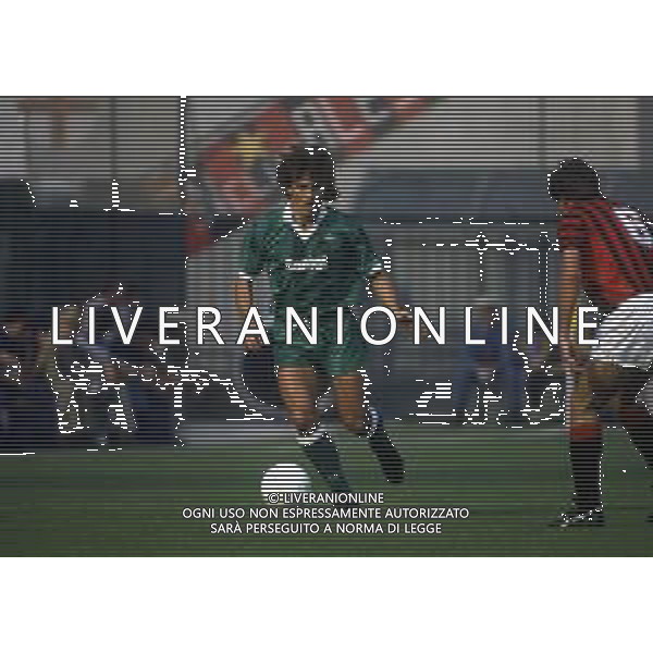 RETROSPETTIVA ARMANDO FERRONI CALCIATORE NELLA FOTO ARMANDO FERRONI CON LA MAGLIA DELL\'AVELLINO CALCIO AG ALDO LIVERANI SAS