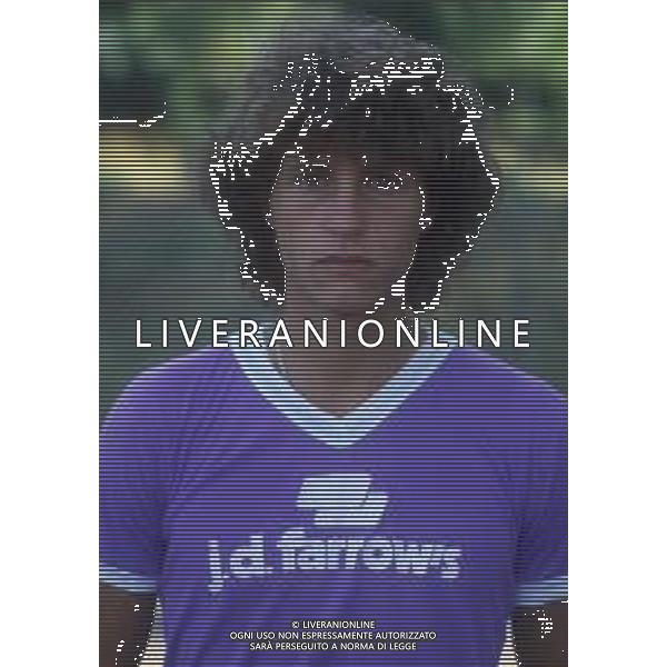 RETROSPETTIVA ARMANDO FERRONI CALCIATORE NELLA FOTO ARMANDO FERRONI CON LA MAGLIA DELLA FIORENTINA CALCIO AG ALDO LIVERANI SAS