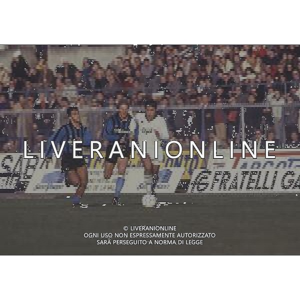 RETROSPETTIVA ARMANDO FERRONI CALCIATORE NELLA FOTO ARMANDO FERRONI CON LA MAGLIA DELL\'AVELLINO CALCIO AG ALDO LIVERANI SAS