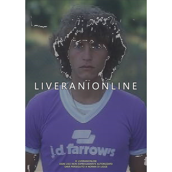 RETROSPETTIVA ARMANDO FERRONI CALCIATORE NELLA FOTO ARMANDO FERRONI CON LA MAGLIA DELLA FIORENTINA CALCIO AG ALDO LIVERANI SAS