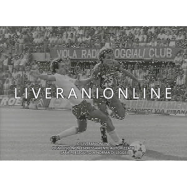 RETROSPETTIVA ARMANDO FERRONI CALCIATORE NELLA FOTO ARMANDO FERRONI CON LA MAGLIA DELLA FIORENTINA CALCIO AG ALDO LIVERANI SAS