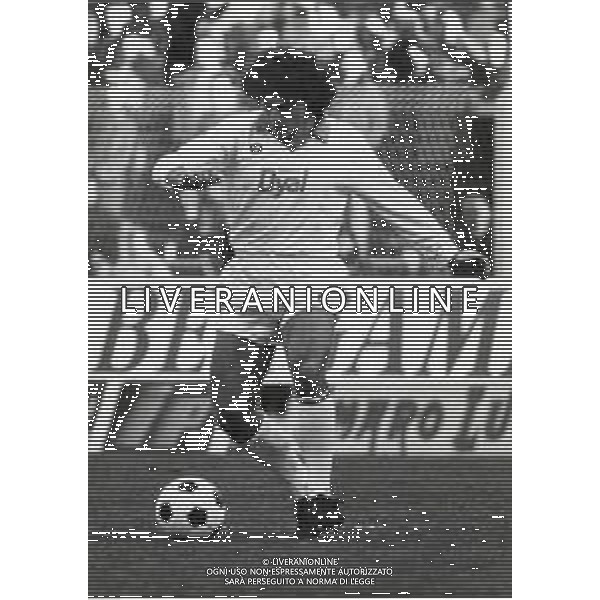 RETROSPETTIVA ARMANDO FERRONI CALCIATORE NELLA FOTO ARMANDO FERRONI CON LA MAGLIA DELL\'AVELLINO CALCIO AG ALDO LIVERANI SAS