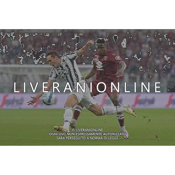 Torino 02.10.2021 Stadio Olimpico Grande Torino ©Alessandro Falzone/Agenzia Aldo Liverani Torino vs Juventus Serie A Tim 2021/2022 Nella foto : FEDERICO CHIESA-WILFRIED STEPHANE SINGO