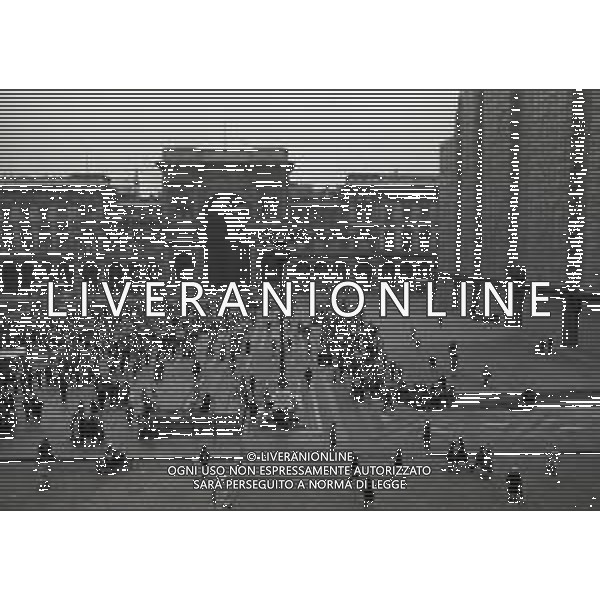 26-01-1973 MILANO SCIOPERO DEGLI STUDENTI PER IL FERIMENTO DEGLI STUDENTI ROBERTO FRANCESCHI E ANTONIO PIVOTTI DAVANATI ALL\'UNIVERSITA\' BOCCONI NELLA FOTO LA MANIFESTAZIONE STUDENTESCA AG ALDO LIVERANI SAS