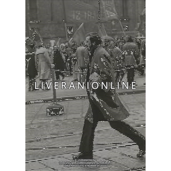 26-01-1973 MILANO SCIOPERO DEGLI STUDENTI PER IL FERIMENTO DEGLI STUDENTI ROBERTO FRANCESCHI E ANTONIO PIVOTTI DAVANATI ALL\'UNIVERSITA\' BOCCONI NELLA FOTO MARIO CAPANNA AG ALDO LIVERANI SAS