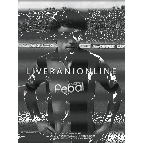 RETROSPETTIVA FRANCO FABBRI CALCIATORE NELLA FOTO FRANCO FABBRI CON LA MAGLIA DEL BOLOGNA CALCIO NELL\'ANNO 1981-1982 AG ALDO LIVERANI SAS