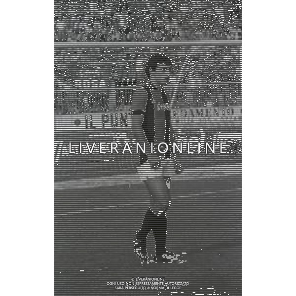 RETROSPETTIVA FRANCO FABBRI CALCIATORE NELLA FOTO FRANCO FABBRI CON LA MAGLIA DEL BOLOGNA CALCIO NELL\'ANNO 1981-1982 AG ALDO LIVERANI SAS