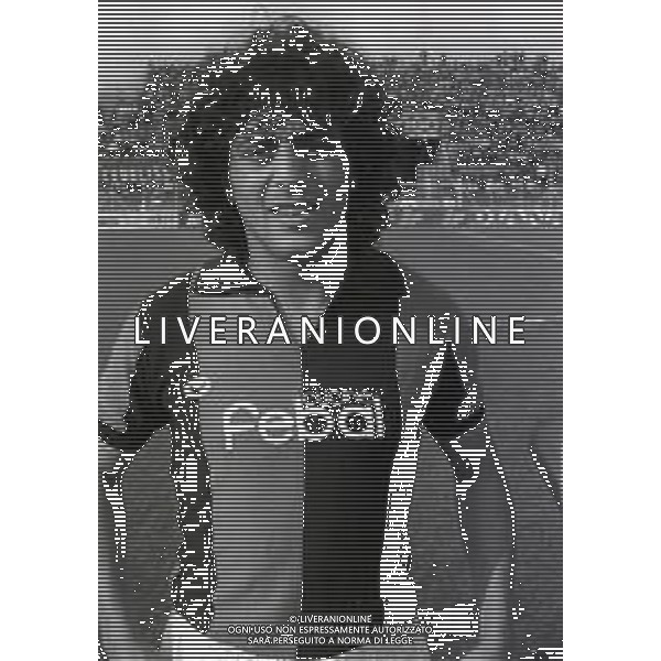 RETROSPETTIVA MARCO CECILLI CALCIATORE NELLA FOTO MARCO CECILLI CON LA MAGLIA DEL BOLOGNA CALCIO NELL\'ANNO 1981-1982 AG ALDO LIVERANI SAS