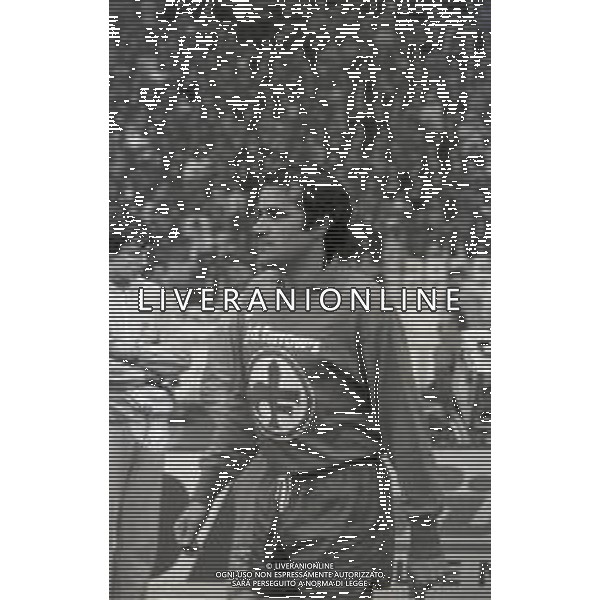 RETROSPETTIVA ANTONELLO CUCCUREDDU CALCIATORE NELLA FOTO ANTONELLO CUCCUREDDU CON LA MAGLIA DELLA FIORENTINA NELL\'ANNO 1982-1983 AG ALDOLIVERANI SAS