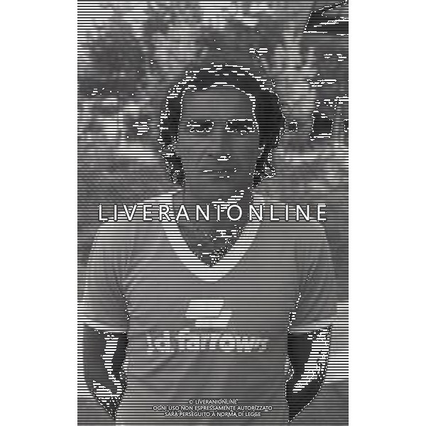 RETROSPETTIVA ANTONELLO CUCCUREDDU CALCIATORE NELLA FOTO ANTONELLO CUCCUREDDU CON LA MAGLIA DELLA FIORENTINA NELL\'ANNO 1982-1983 AG ALDOLIVERANI SAS
