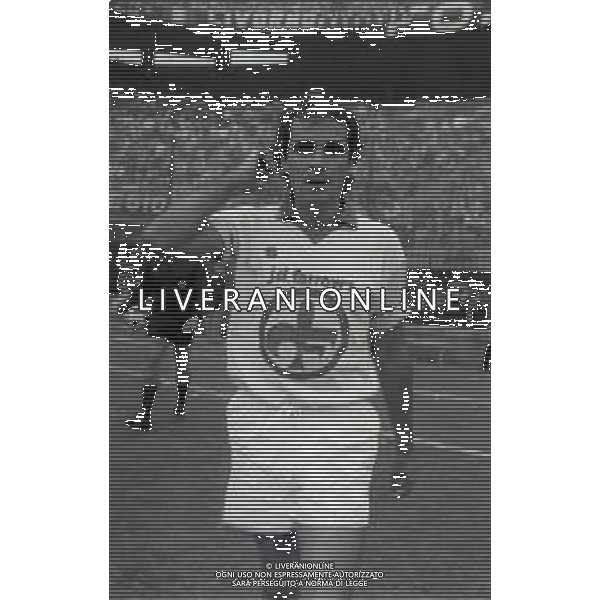 RETROSPETTIVA ANTONELLO CUCCUREDDU CALCIATORE NELLA FOTO ANTONELLO CUCCUREDDU CON LA MAGLIA DELLA FIORENTINA NELL\'ANNO 1982-1983 AG ALDOLIVERANI SAS