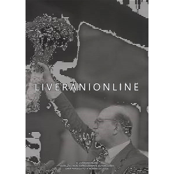 RETROSPETTIVA BETTINO CRAXI POLITICO NELLA FOTO BETTINO CRAXI AL CONGRESSO PARTITO SOCIALISTA ITALIANO A MILANO NELL\'ANNO 1985 AG ALDO LIVERANI SAS