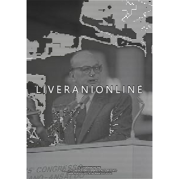 RETROSPETTIVA BETTINO CRAXI POLITICO NELLA FOTO BETTINO CRAXI A MILANO AL 15 CONGRESSO DEL PSI ALL\'ANSALDO NELL\'ANNO 1989 AG ALDO LIVERANI SAS 