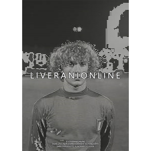 RETROSPETTIVA PAOLO BENEDETTI CALCIATORE NELLA FOTO PAOLO BENEDETTI CON LA MAGLIA DELLA NAZIONALE ITALIANA UNDER 21 AG ALDO LIVERANI SAS
