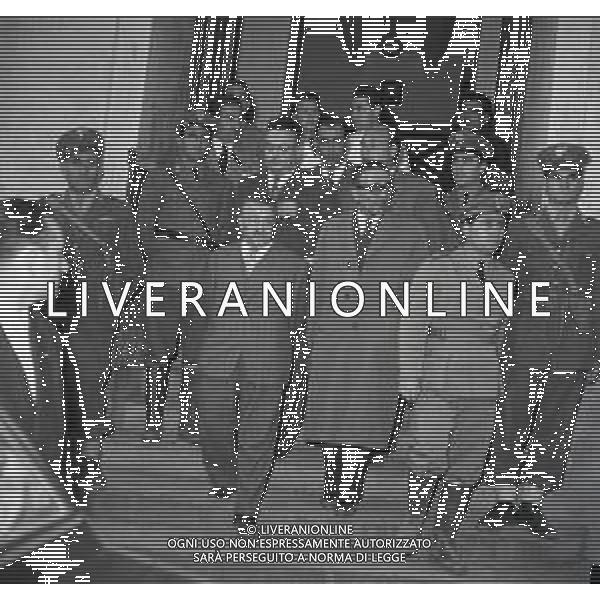 RETROSPETTIVA GIUSEPPE ROMITA POLITICO NELLA FOTO GIUSEPPE ROMITA MINISTRO DEL LAVORO NELL\'ANNO 1950 VISITA LE ZONE ALLUVIONATE DELLA BASSA PADANA AG ALDO LIVERANI SAS