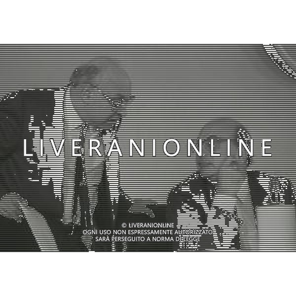 RETROSPETTIVA BETTINO CRAXI POLITICO NELLA FOTO BETTINO CRAXI CON GENNARO ACQUAVIVA A RIMINI NELL\'ANNO 1987 AL CONGRESSO DEL PSI AG ALDO LIVERANI SAS  