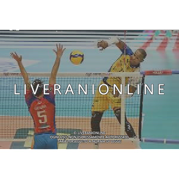© TVRG Yoandy Leal (Modena) Vero Volley Monza vs Leo Shoes PerkinElmer Modena Campionato SuperLega Credem Banca - 1a giornata Monza 10-10-2021 Arena di Monza foto Roberto Garavaglia/ag. Aldo Liverani sas/AGENZIA ALDO LIVERANI SAS