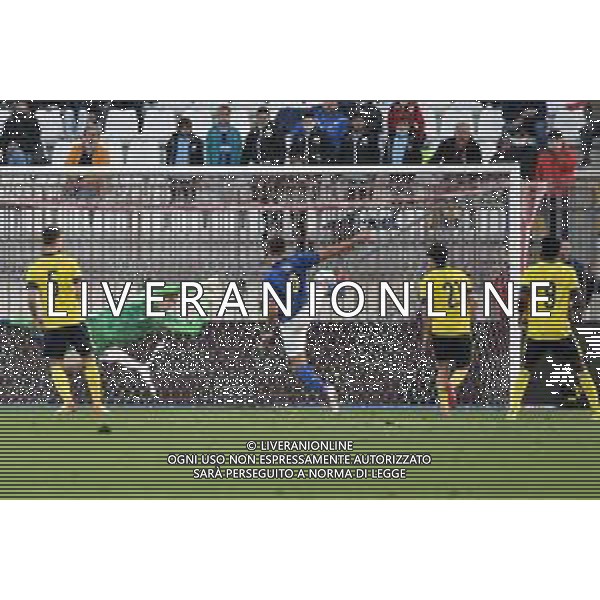 Lorenzo Lucca (Italia) segna il gol dell\'1 a 0 Italia vs Svezia Campionato Europeo Under 21 EURO 2023 fase di qualificazione - gruppo F Monza 12-10-2021 Stadio Brianteo foto Roberto Garavaglia/ag. Aldo Liverani sas/AGENZIA ALDO LIVERANI SAS