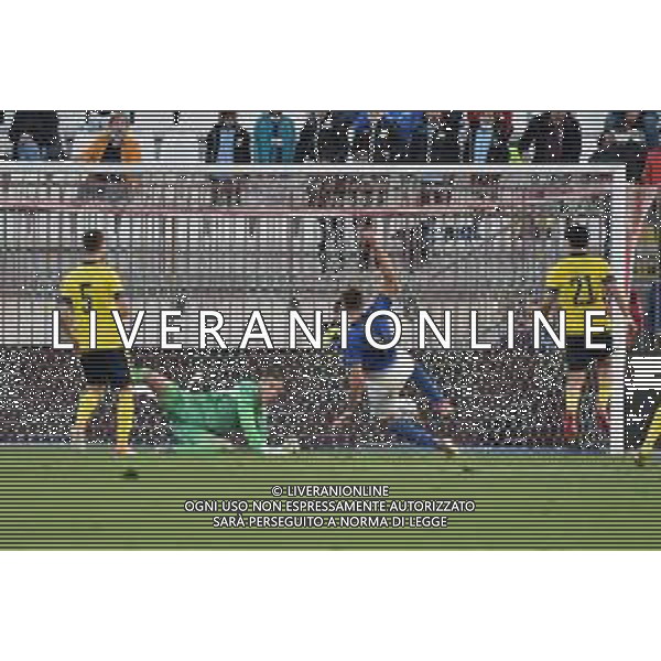 Lorenzo Lucca (Italia) segna il gol dell\'1 a 0 Italia vs Svezia Campionato Europeo Under 21 EURO 2023 fase di qualificazione - gruppo F Monza 12-10-2021 Stadio Brianteo foto Roberto Garavaglia/ag. Aldo Liverani sas/AGENZIA ALDO LIVERANI SAS