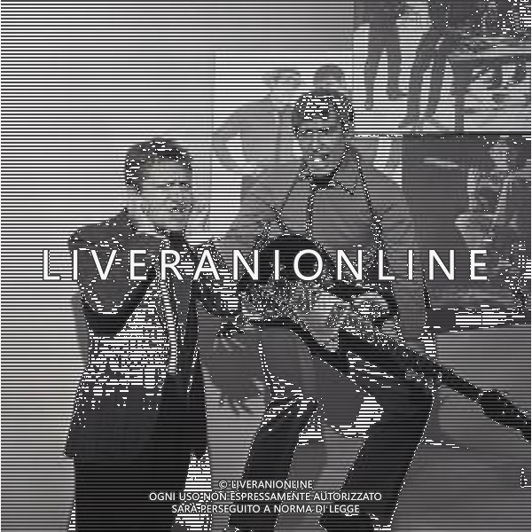 RETROSPETTIVA ALIGHIERO NOSCHESE ATTORE -IMITATORE-SHOWMAN E COMICO NELLA FOTO ALIGHIERO NOSCHESE AL MUSEO DELLE CERE DI MILANO NELL\'ANNO 1966 AG ALDO LIVERANI SAS