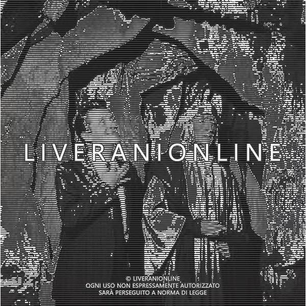 RETROSPETTIVA ALIGHIERO NOSCHESE ATTORE -IMITATORE-SHOWMAN E COMICO NELLA FOTO ALIGHIERO NOSCHESE AL MUSEO DELLE CERE DI MILANO NELL\'ANNO 1966 AG ALDO LIVERANI SAS