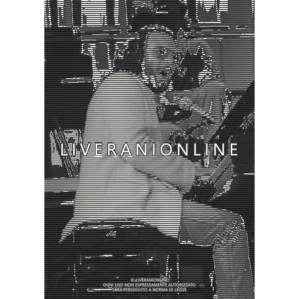 RETROSPETTIVA ANTONELLO VENDITTI CANTANTE NELLA FOTO ANTONELLO VENDITTI AL FESTIVALBAR NELL\'ANNO 1979 A VERONA AG ALDO LIVERANI SAS