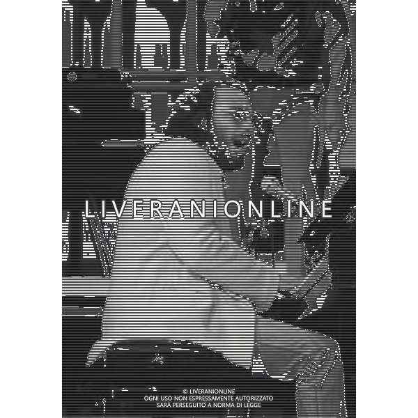 RETROSPETTIVA ANTONELLO VENDITTI CANTANTE NELLA FOTO ANTONELLO VENDITTI AL FESTIVALBAR NELL\'ANNO 1979 A VERONA AG ALDO LIVERANI SAS