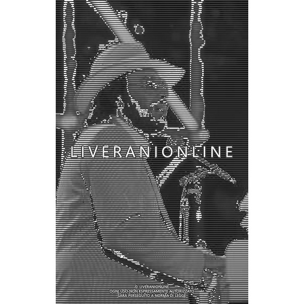 NEG-RETROSPETTIVA ANTONELLO VENDITTI CANTANTE NELLA FOTO ANTONELLO VENDITTI A SAINT VINCENT ESTATE NELL\'ANNO 1983 AG ALDO LIVERANI SAS 