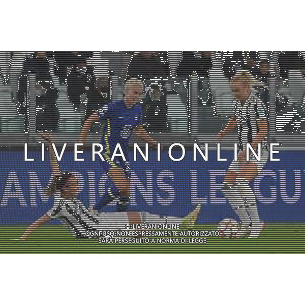 Torino 13.10.2021 Stadio Allianz Stadium ©Manuela Viganti/Agenzia Aldo Liverani Juventus vs Chelsea Champions League Women\'s 2021/2022 Nella foto: barbara bonansea, pernille harder ecmatilde lundorf ©VIGANTI/AGENZIA ALDO LIVERANI SAS