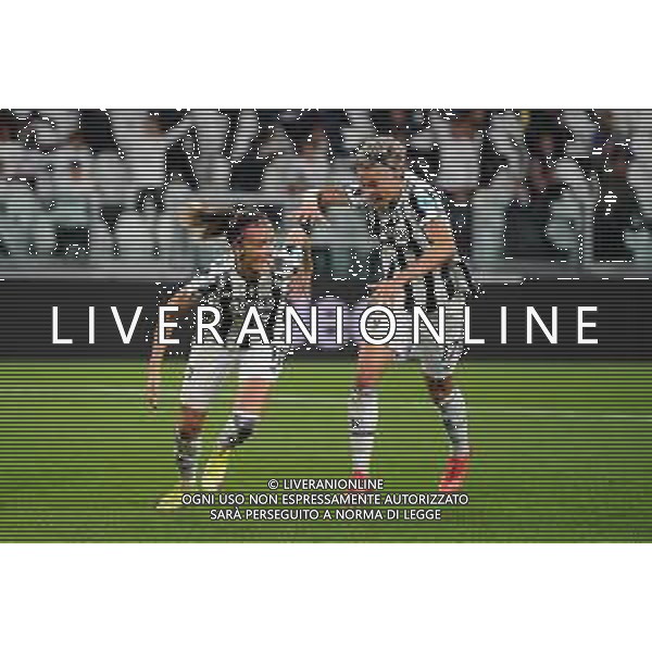 Torino 13.10.2021 Stadio Allianz Stadium ©Manuela Viganti/Agenzia Aldo Liverani Juventus vs Chelsea Champions League Women\'s 2021/2022 Nella foto: esultanza lina hurtig e barbara bonansea dopo il gol ©VIGANTI/AGENZIA ALDO LIVERANI SAS