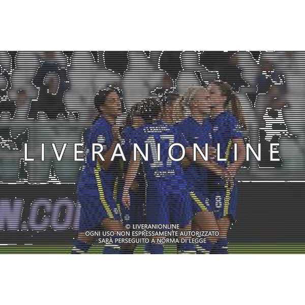 Torino 13.10.2021 Stadio Allianz Stadium ©Manuela Viganti/Agenzia Aldo Liverani Juventus vs Chelsea Champions League Women\'s 2021/2022 Nella foto: esultanza chelsea dopo il gol di pernille harder ©VIGANTI/AGENZIA ALDO LIVERANI SAS