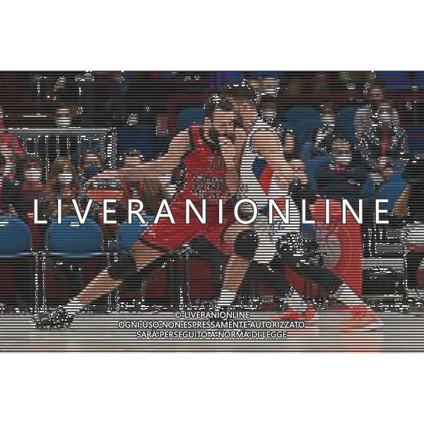 © TVRG Luigi Datome (Milano) e Vasilije Micic (Istanbul) AX Armani Exchange Milano vs Anadolu Efes Istanbul Turkish Airlines EuroLeague - 4a giornata regular season Assago (MI) 15-10-2021 Mediolanum Forum foto Roberto Garavaglia/ag. Aldo Liverani sas/AGENZIA ALDO LIVERANI SAS