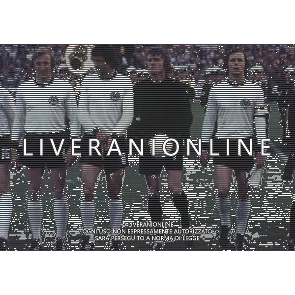 RETROSPETTIVA FRANZ BECKENBAUER CALCIATORE NELLA FOTO FRANZ BECKENBAUER AI MONDIALI DI CALCIO GERMANIA 1974 AG ALDO LIVERANI SAS