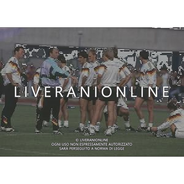 RETROSPETTIVA FRANZ BECKENBAUER CALCIATORE NELLA FOTO FRANZ BECKENBAUER ALLENATORE NAZIONALE GERMANIA OVEST NELL\'ANNO 1990 AI MONDIALI DI ITALIA 90 AG ALDO LIVERANI SAS