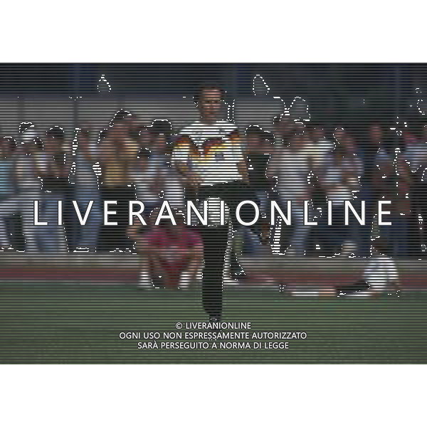 RETROSPETTIVA FRANZ BECKENBAUER CALCIATORE NELLA FOTO FRANZ BECKENBAUER ALLENATORE NAZIONALE GERMANIA OVEST NELL\'ANNO 1990 AI MONDIALI DI ITALIA 90 AG ALDO LIVERANI SAS