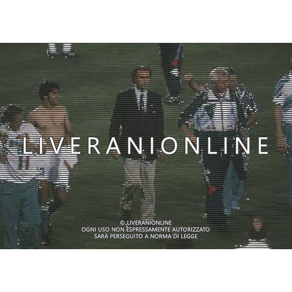 RETROSPETTIVA FRANZ BECKENBAUER CALCIATORE NELLA FOTO FRANZ BECKENBAUER ALLENATORE NAZIONALE GERMANIA OVEST NELL\'ANNO 1990 AI MONDIALI DI ITALIA 90 AG ALDO LIVERANI SAS