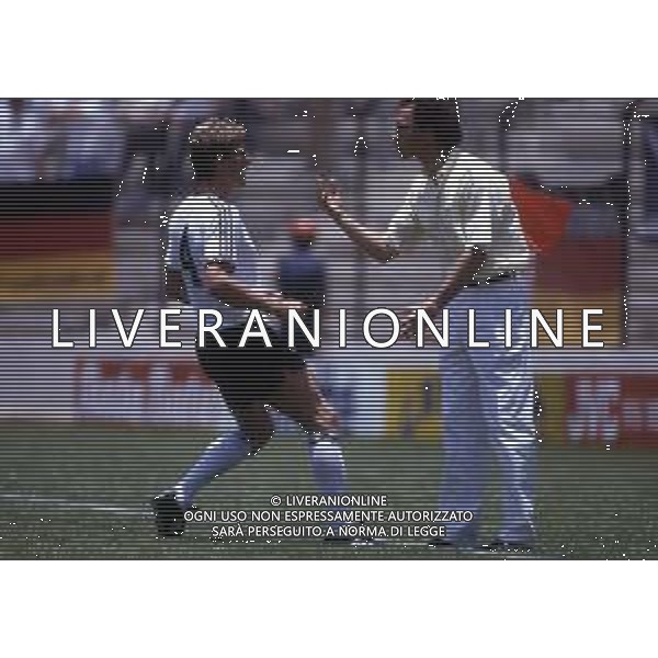 RETROSPETTIVA FRANZ BECKENBAUER CALCIATORE NELLA FOTO FRANZ BECKENBAUER ALLENATORE NAZIONALE GERMANIA OVEST NELL\'ANNO 1986 AI MONDIALI DI CALCIO MESSICO 86 AG ALDO LIVERANI SAS 