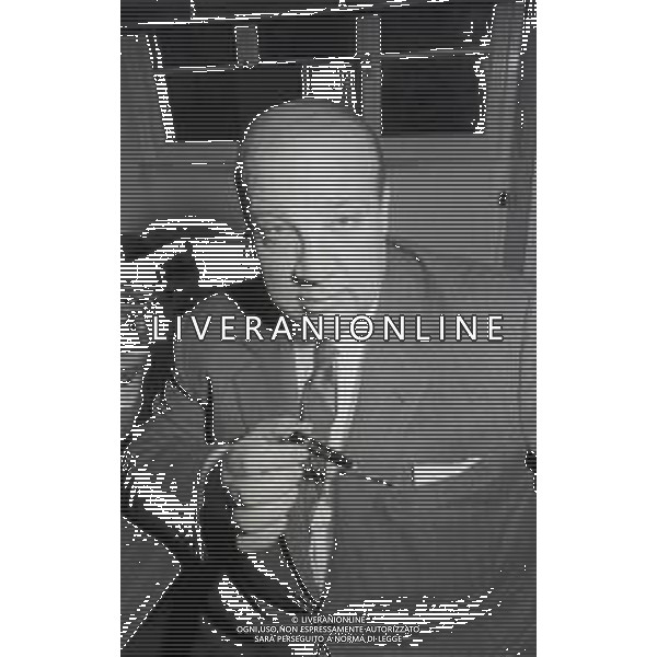 RETROSPETTIVA TOM PONZI INVESTIGATORE PRIVATO NELLA FOTO TOM PONZI NEL SUO STUDIO NELL\'ANNO 1970 A MILANO AG ALDO LIVERANI SAS