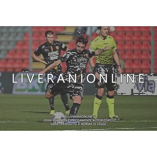 ¬© TVRG Giacomo Calo\' (Benevento) segna il gol dell\'1 a 0 su rigore Cremonese vs Benevento Campionato Serie BKT - 8a giornata Cremona 17-10-2021 Stadio Giovanni Zini foto Roberto Garavaglia/ag. Aldo Liverani sas/AGENZIA ALDO LIVERANI SAS
