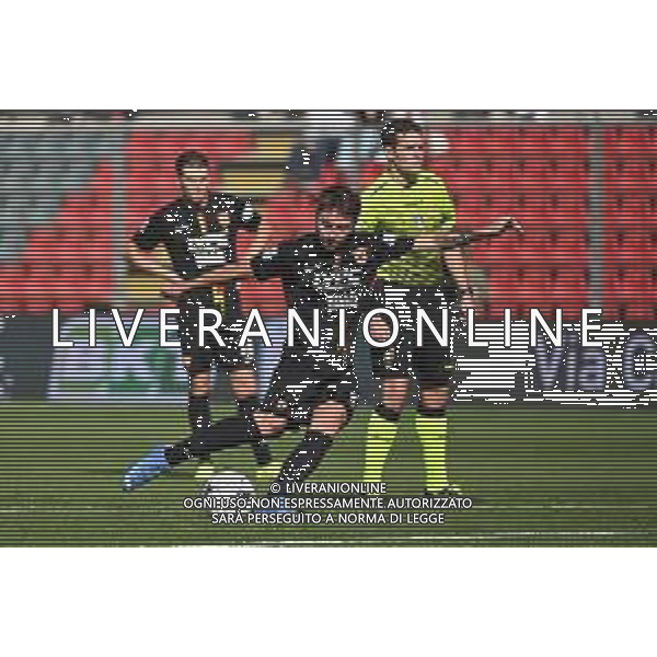 © TVRG Giacomo Calo\' (Benevento) segna il gol dell\'1 a 0 su rigore Cremonese vs Benevento Campionato Serie BKT - 8a giornata Cremona 17-10-2021 Stadio Giovanni Zini foto Roberto Garavaglia/ag. Aldo Liverani sas/AGENZIA ALDO LIVERANI SAS