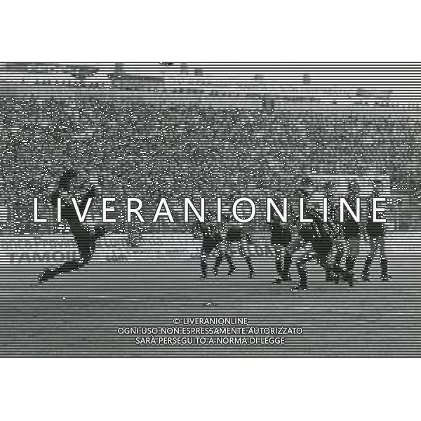 RETROSPETTIVA FABRIZIO FERRON CALCIATORE NELLA FOTO FABRIZIO FERRON CON LA MAGLIA DELL\'ATALANTA CALCIO AG ALDO LIVERANI SAS