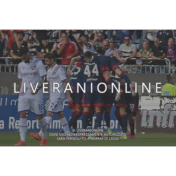 17-10-2021. Cagliari Calcio - U.C. Sampdoria. 8° giornata Serie A calcio 2021-2022. Italia, Sardegna, Cagliari, Stadio Unipol Domus. Salvatore Moi/Aldo Liverani s.a.s. Nella foto: esultanza dopo il gol di Martin Caceres Cagliari ©MOI/AGENZIA ALDO LIVERANI SAS