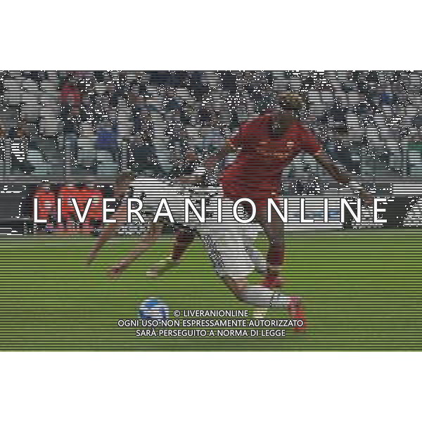 Torino 17.10.2021 Stadio Allianz Stadium ©Alessandro Falzone/Agenzia Aldo Liverani Juventus vs Roma Serie A Tim 2021/2022 Nella foto : Tammy Abraham-GIORGIO CHIELLINI ©FALZONE/AGENZIA ALDO LIVERANI SAS