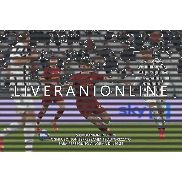 Torino 17.10.2021 Stadio Allianz Stadium ©Alessandro Falzone/Agenzia Aldo Liverani Juventus vs Roma Serie A Tim 2021/2022 Nella foto : NICOLO\' ZANIOLO- RODRIGO BENTANCUR ©FALZONE/AGENZIA ALDO LIVERANI SAS