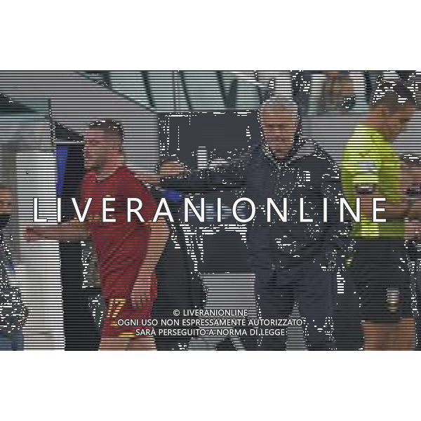 Torino 17.10.2021 Stadio Allianz Stadium ©Alessandro Falzone/Agenzia Aldo Liverani Juventus vs Roma Serie A Tim 2021/2022 Nella foto : VERETOUT CONSOLATO DA JOSE\' MOURINHO A FINE GARA ©FALZONE/AGENZIA ALDO LIVERANI SAS