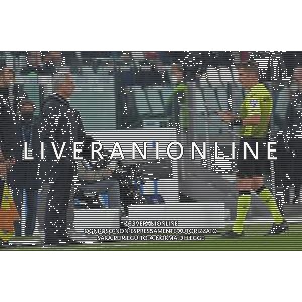 Torino 17.10.2021 Stadio Allianz Stadium ©Alessandro Falzone/Agenzia Aldo Liverani Juventus vs Roma Serie A Tim 2021/2022 Nella foto : Josè Murinho vs Daniele Orsato