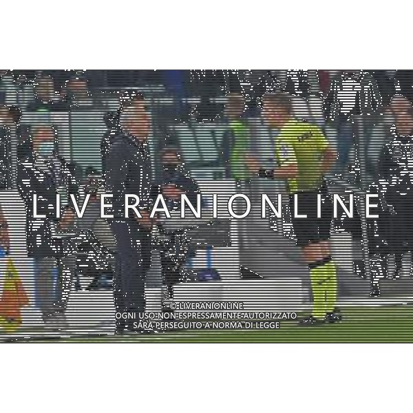 Torino 17.10.2021 Stadio Allianz Stadium ©Alessandro Falzone/Agenzia Aldo Liverani Juventus vs Roma Serie A Tim 2021/2022 Nella foto : Josè Murinho vs Daniele Orsato