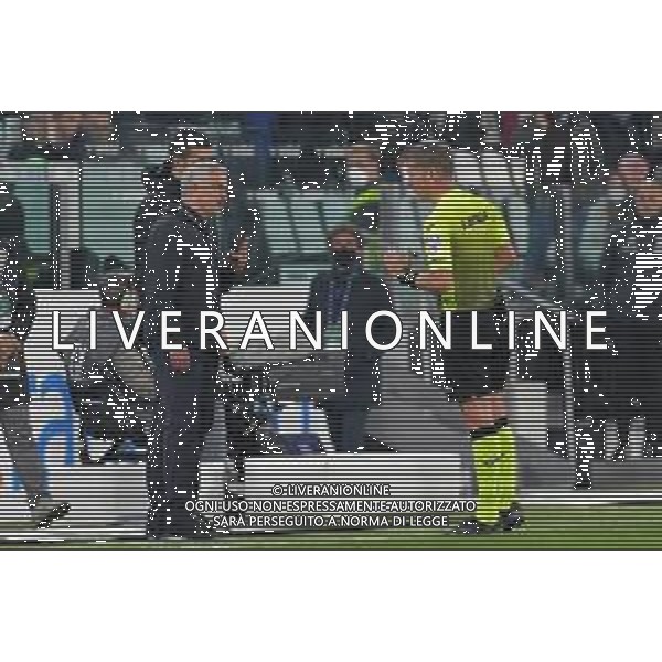 Torino 17.10.2021 Stadio Allianz Stadium ©Alessandro Falzone/Agenzia Aldo Liverani Juventus vs Roma Serie A Tim 2021/2022 Nella foto : Josè Murinho vs Daniele Orsato